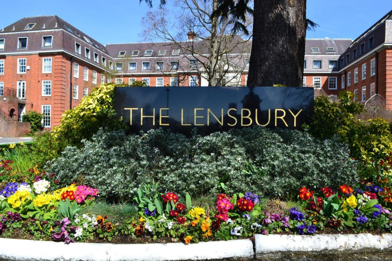 The Lensbury Resort Teddington Exterior foto